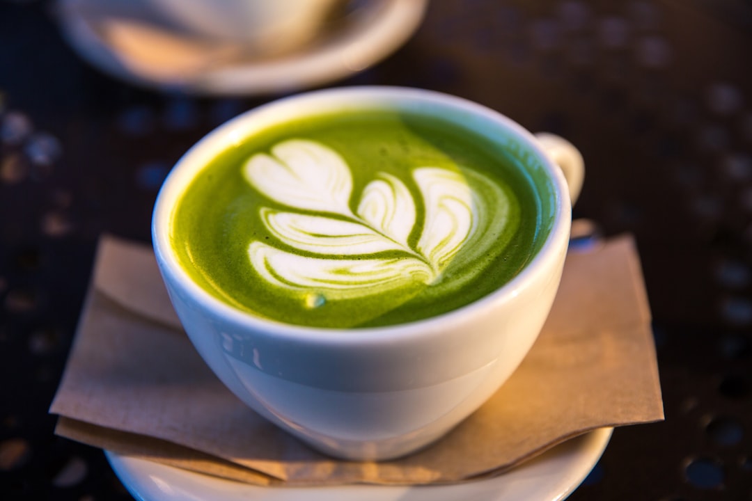 is matcha less acidic than coffee