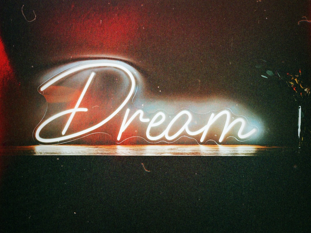 what is the spiritual meaning of dreaming about bees